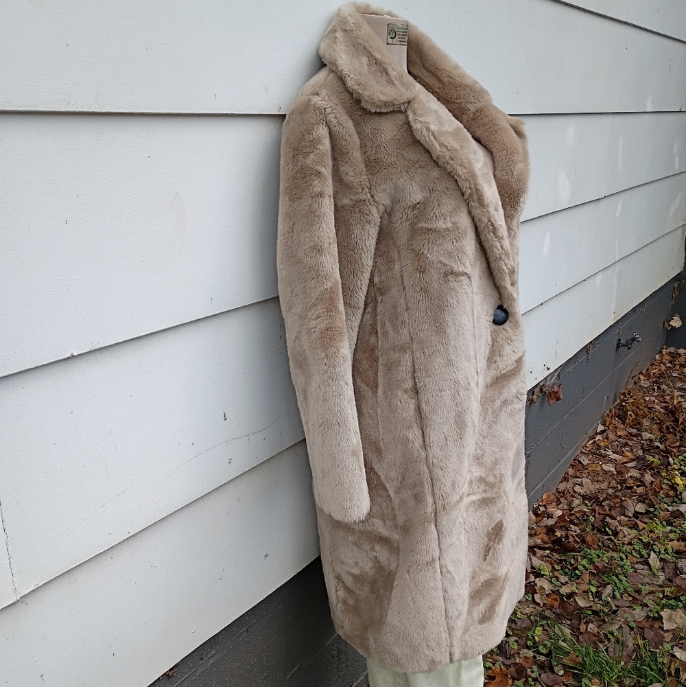 SOLD Express Faux Fur Coat - Picture 5 of 7